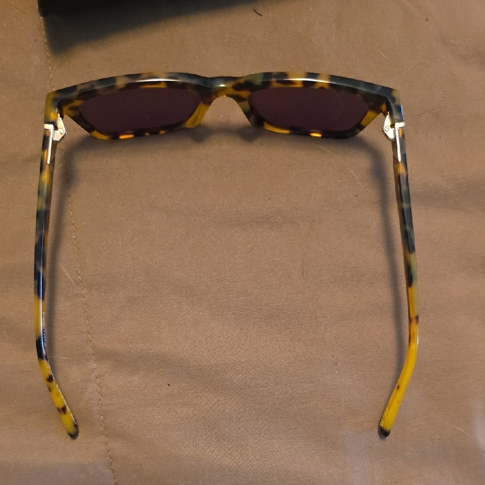 Guess Tortoise Shell Sunglasses - Picture 6 of 10